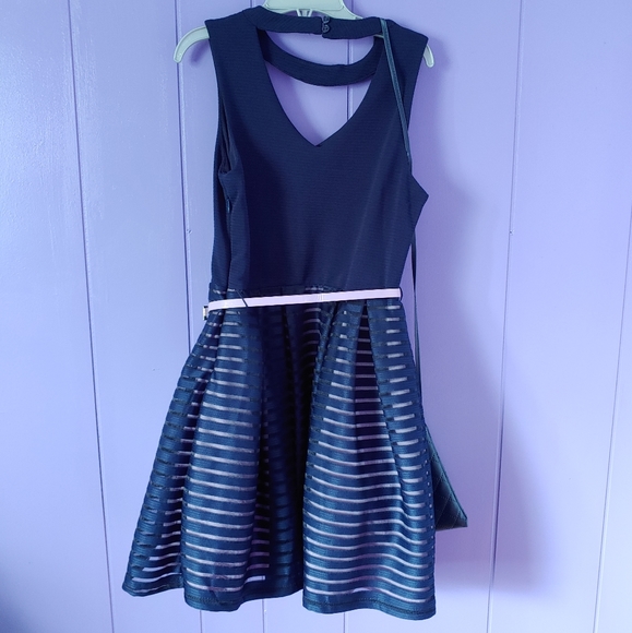 Adorable Sleeveless Navy & Lavender Dress W/Purse - Picture 3 of 6